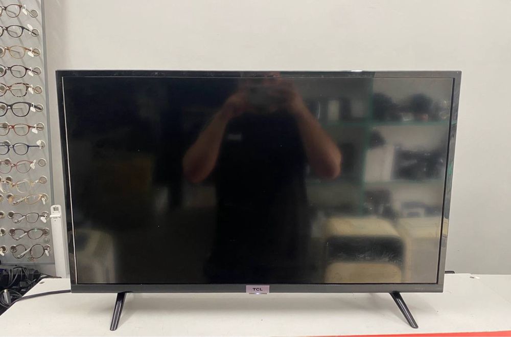 Телевізор TCL 32ES565 SMART TV