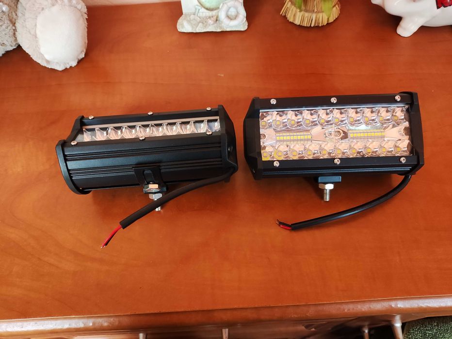 2 lampy samochodowe led reflektor 12V 24V