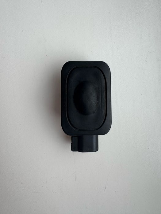 Кнопка для багажника Ford Escape