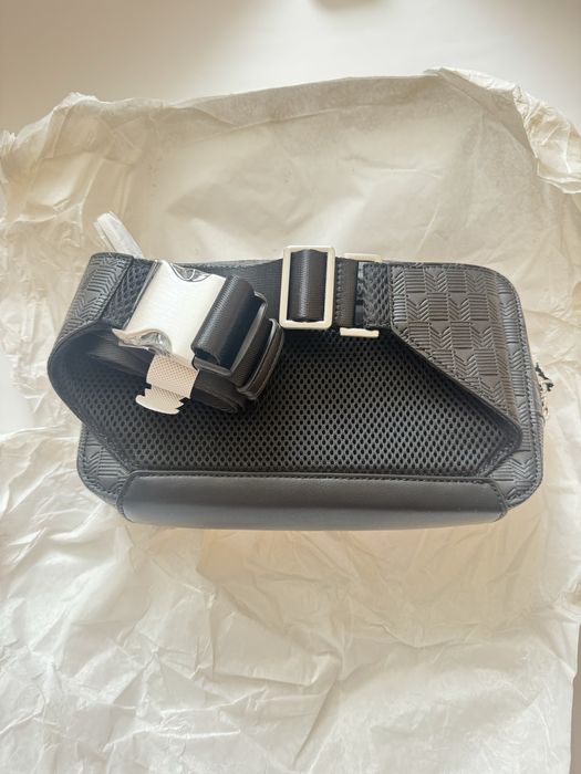 Сумка Guess Мужская черная поясная сумка с узором