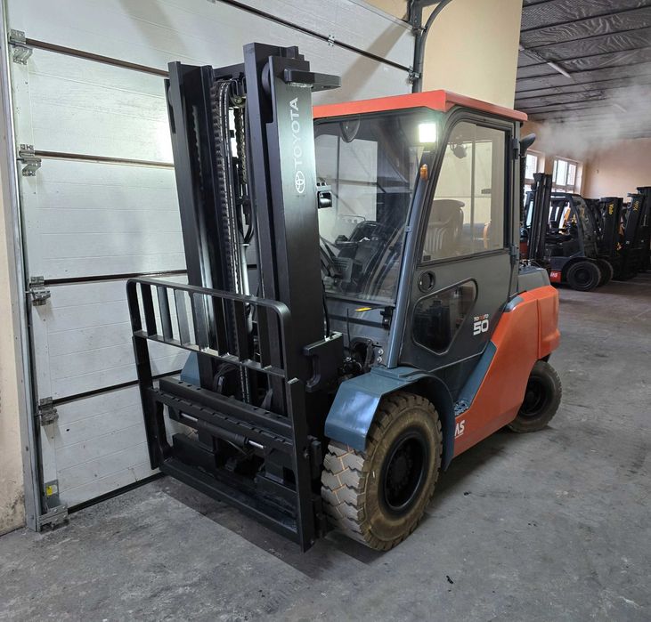 Навантажувач вилковий, газовий Toyota 5 тонн/ Погрузчик вилочный