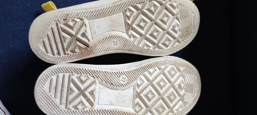 Trampki dla chłopca lub dziewczynki 30