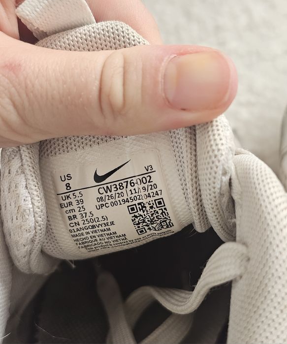 Sprzedam buty damskie białe sportowe nike zoom air fire rozmiar 39