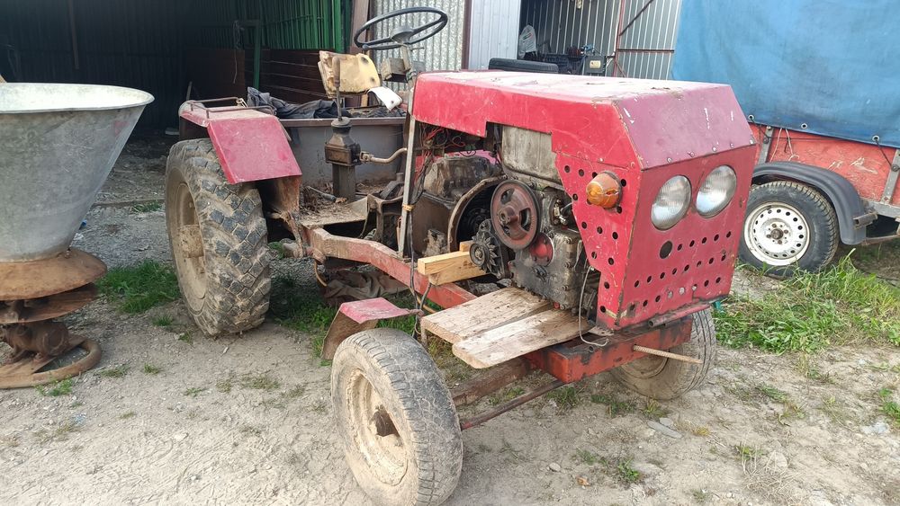 Traktorek sam, ciągnik