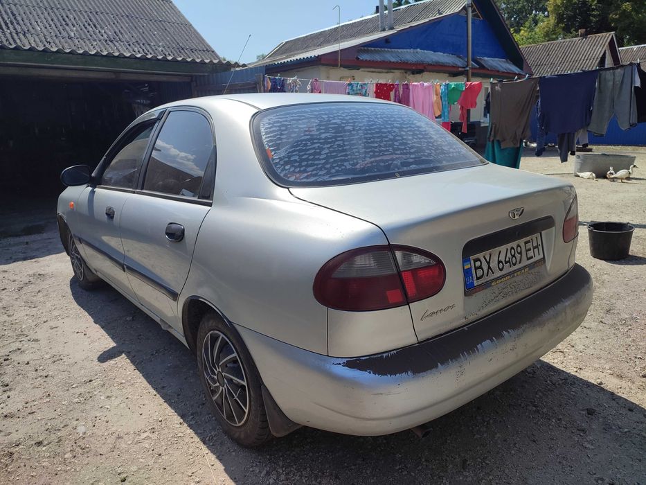 Автомобіль Lanos