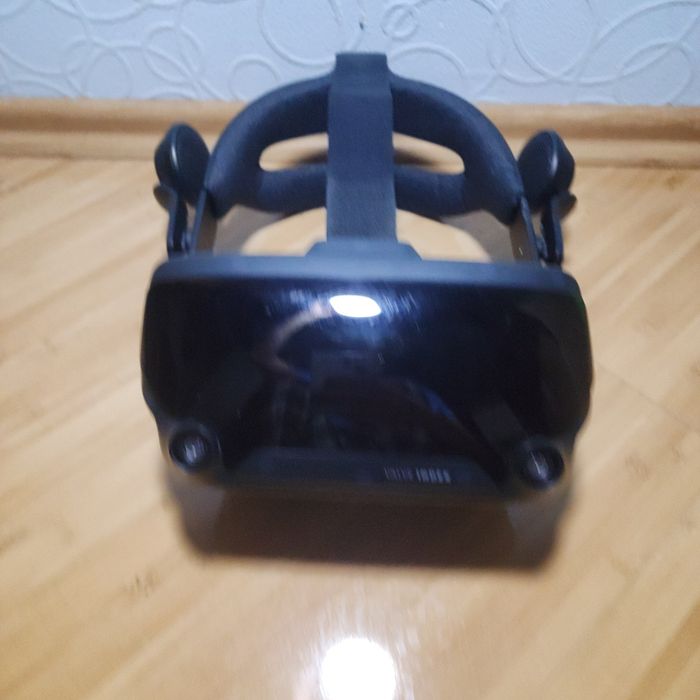 2 VR Шлема Valve Index и HTC Vive Pro