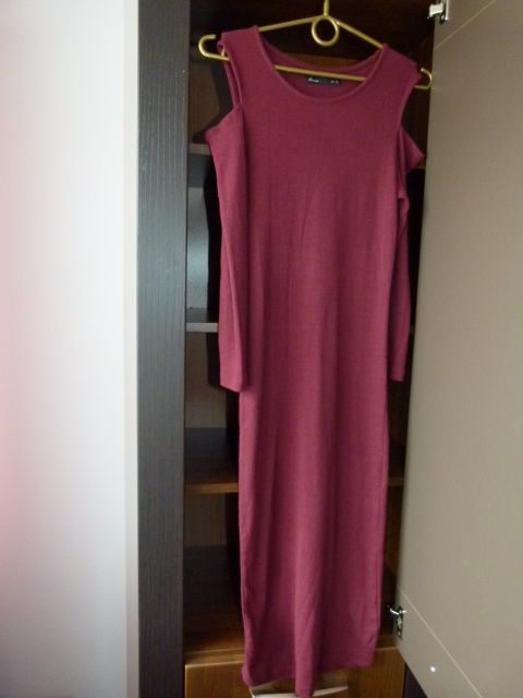 Burgundowa sukienka midi House S/M wycięte ramiona