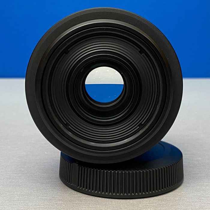 Canon RF 35mm f/1.8 Macro IS STM