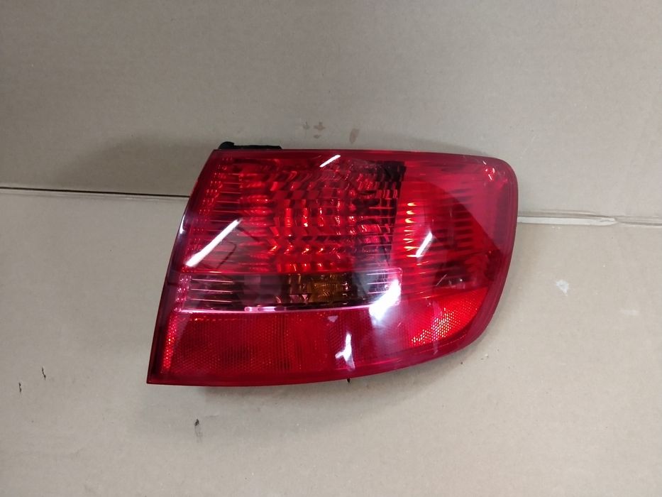 Lampa tylna prawa Audi A6 C6 avant kombi Europa prawy tył