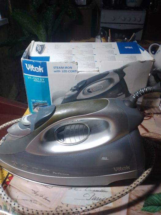 Утюг Vitek 1221 GY Perfektum