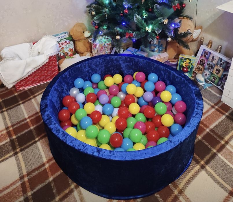 Сухий басейн , басейн з кульками