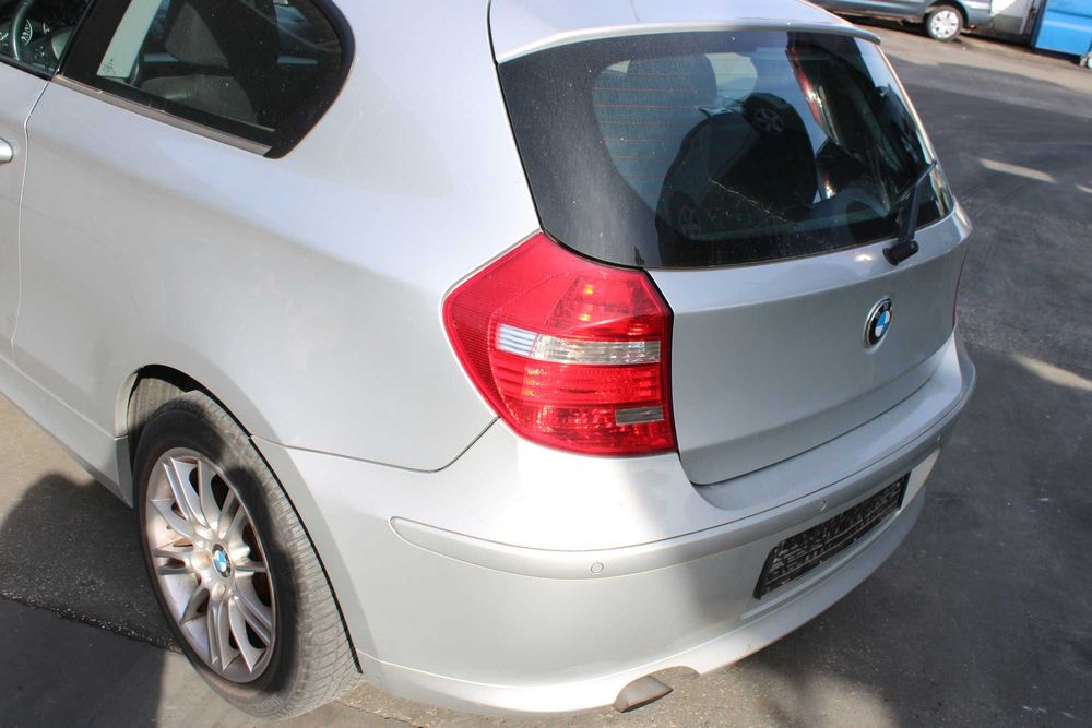 BMW Seria 1 E81 116i Maska Drzwi Klapa 354