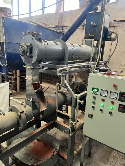 Виробницво сухих кормів для котів та собак