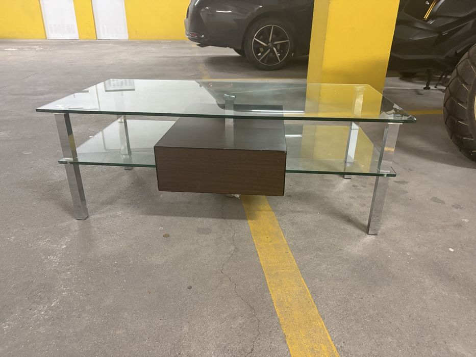 Mesa em vidro otimo estado para desocupar