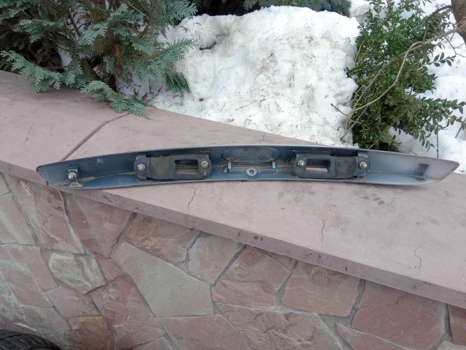 Планка підсвітки номера  кришки багажника Мондео Мк3 1S71-F43400-AW