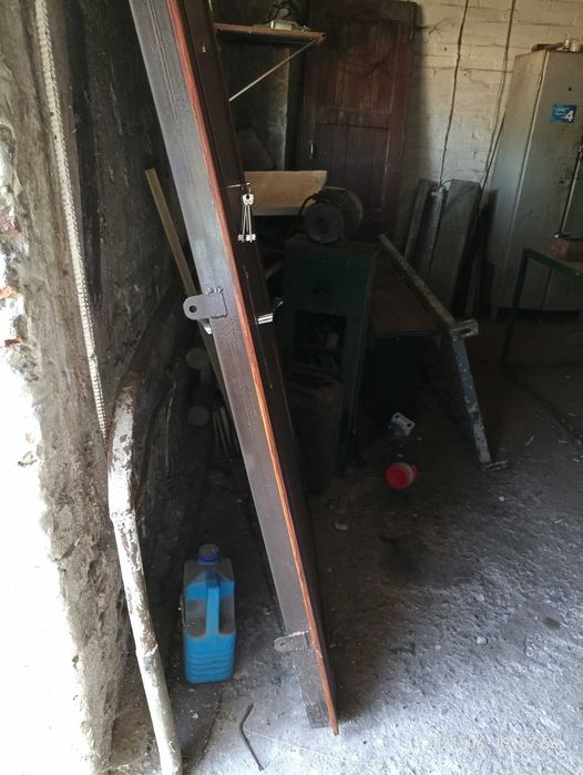 Двері вхідні праві з коробкою зносостійкі 80*200см нові ручка замок