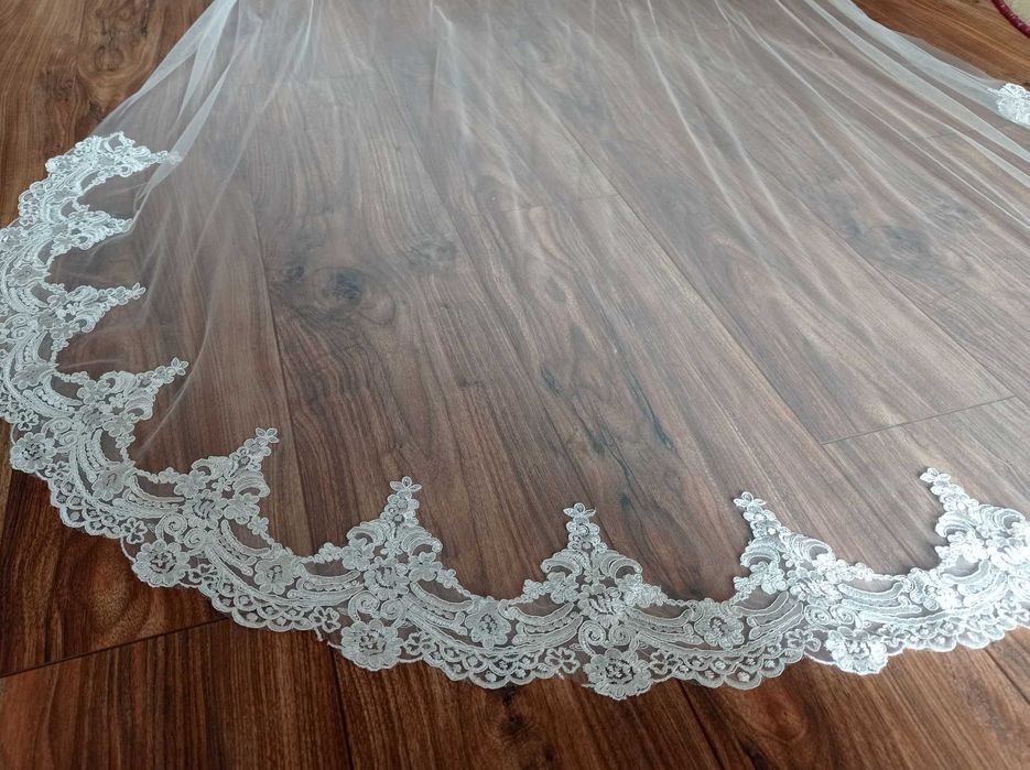 Suknia ślubna IVORY 38/40 + dwa welony