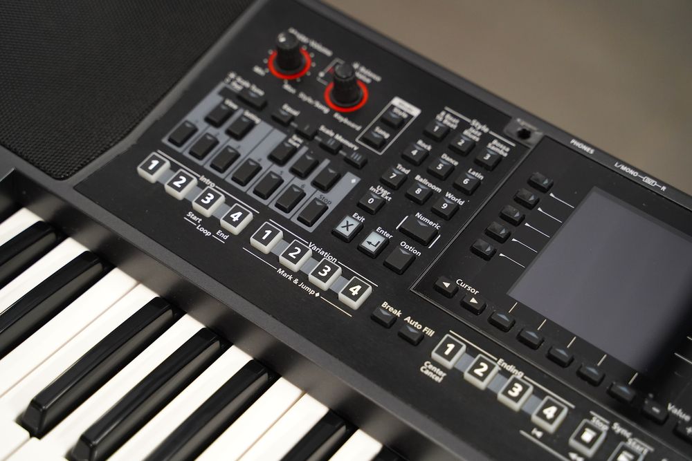 ROLANd E-A7 ea7  odtwarza MP3, Wave, Midi jak Nowy