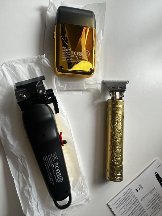 Kit Máquina Cortar Cabelo WEEME Dourado Pro