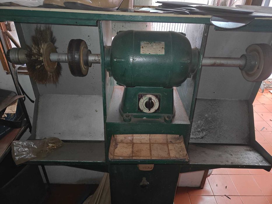 Máquina lixadeira/ polimento calçado - Sapateiro