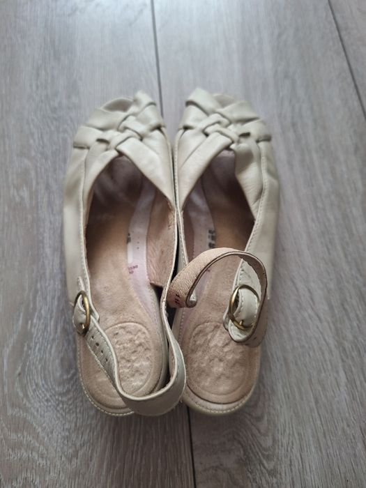 Letnie buty z naturalnej skóry rozm 40