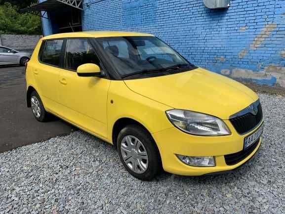 Аренда авто Шкода Фабия 2012 год, цена 458 грн в сутки