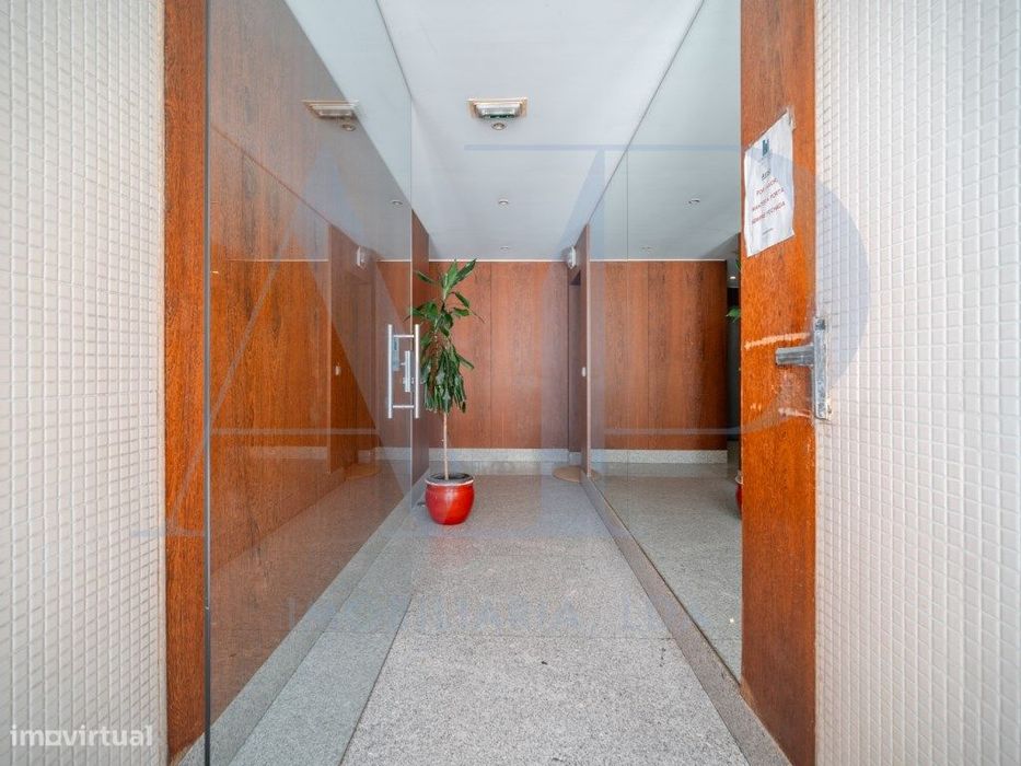 Apartamento T1 com Terraço em Fermentões
