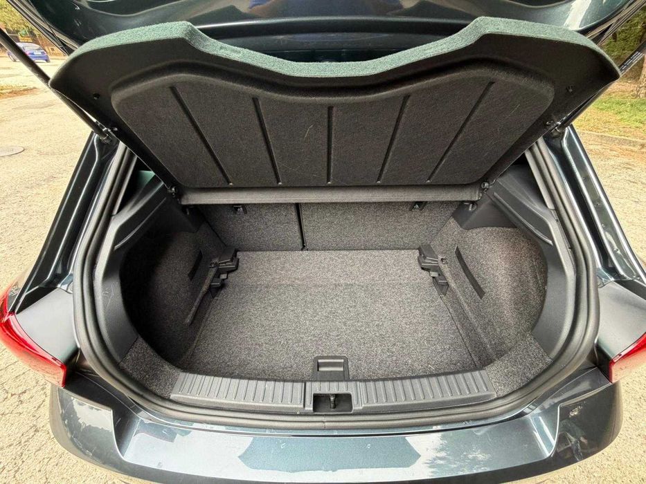 SEAT Ibiza 1.0 TSI 110cv FR — 2024 Cinzento Magnetic Tech | Interior Le Mans Azul Escuro | 16 mil km