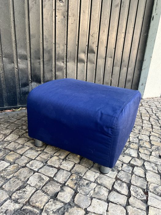 Puff azul escuro ikea