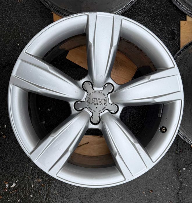 Диски R18 5x112 DIA 66,5mm 8J ET26. Audi A4 Allroad B8 8K0601025BM