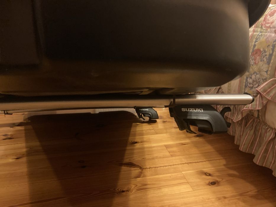 Bagażnik dachowy Taurus i belki montażowe Suzuki