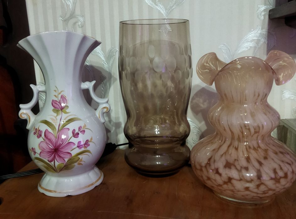 Продам вазы стеклянные.