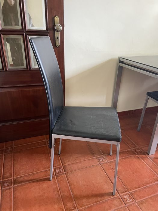 Mesa extensivel com 4 cadeiras NEGOCIAVEL