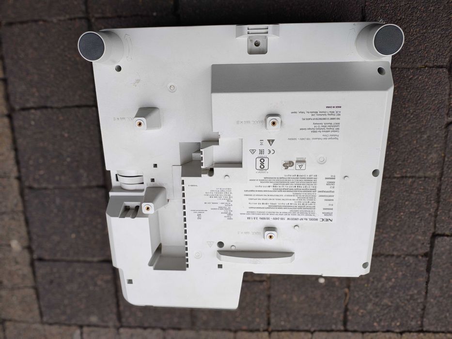Projektor NEC UM351W