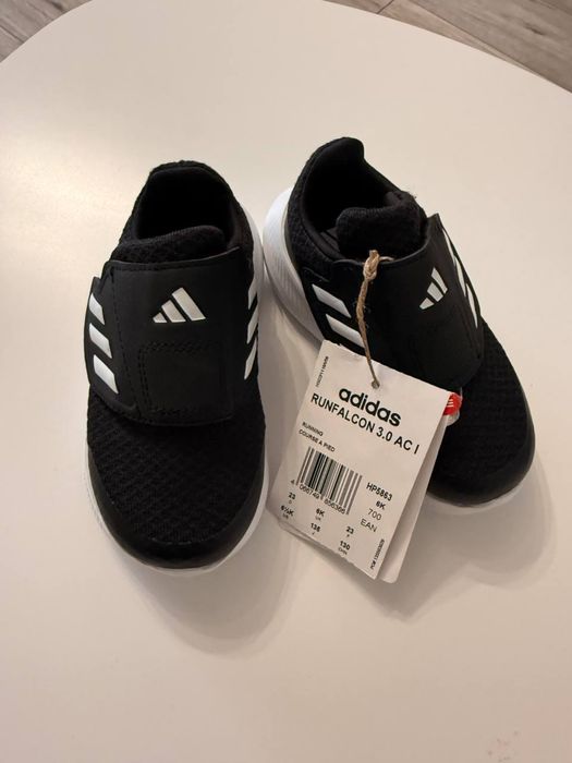 Кросівки в сітку  adidas 23 розмір 14,5 см