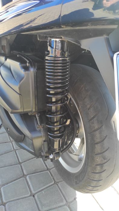 Продам Yamaha magesty 400