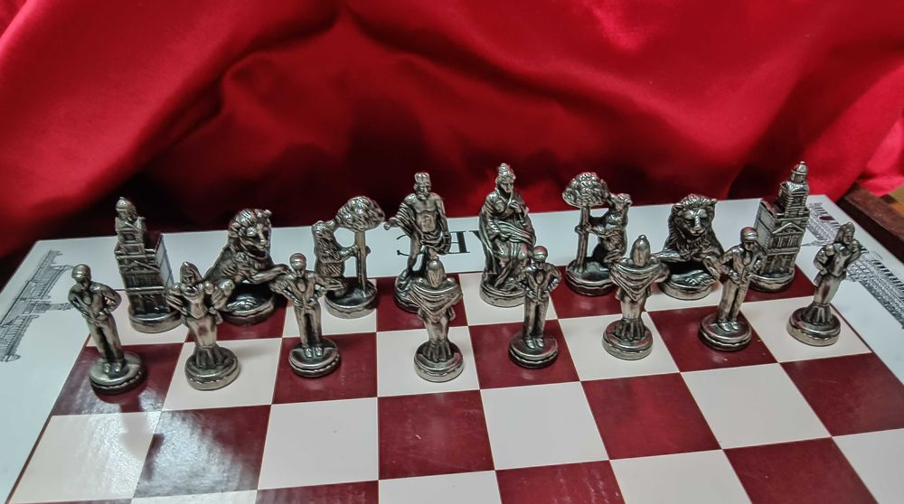 Jogo de Xadrez Temático em Metal