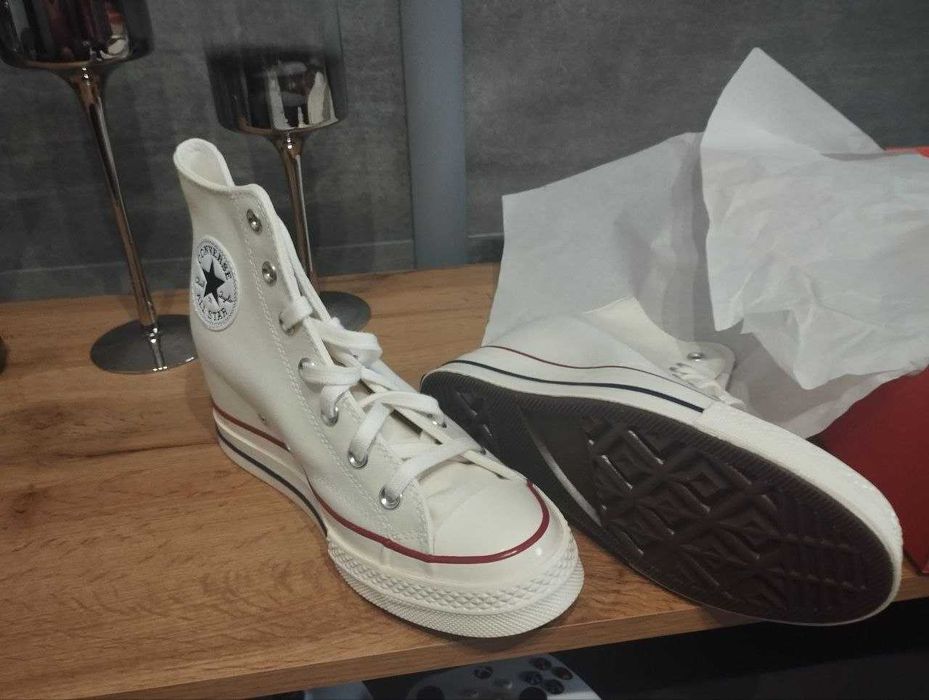 Nowe buty firmy converse rozmiar 41 w kartonie