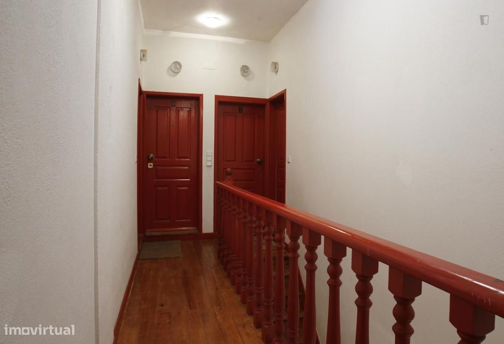 Estúdio - localizado em Alcântara Lisbon