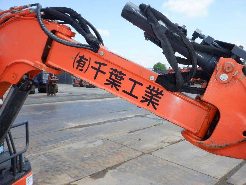 Гусеничний екскаватор HITACHI ZX20UR-5A