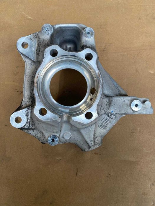 Цапфа (поворотний кулак) BMW X3 G01