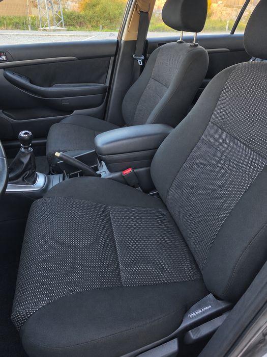 Toyota Avensis SW T25 2.0 D4D Bom Estado