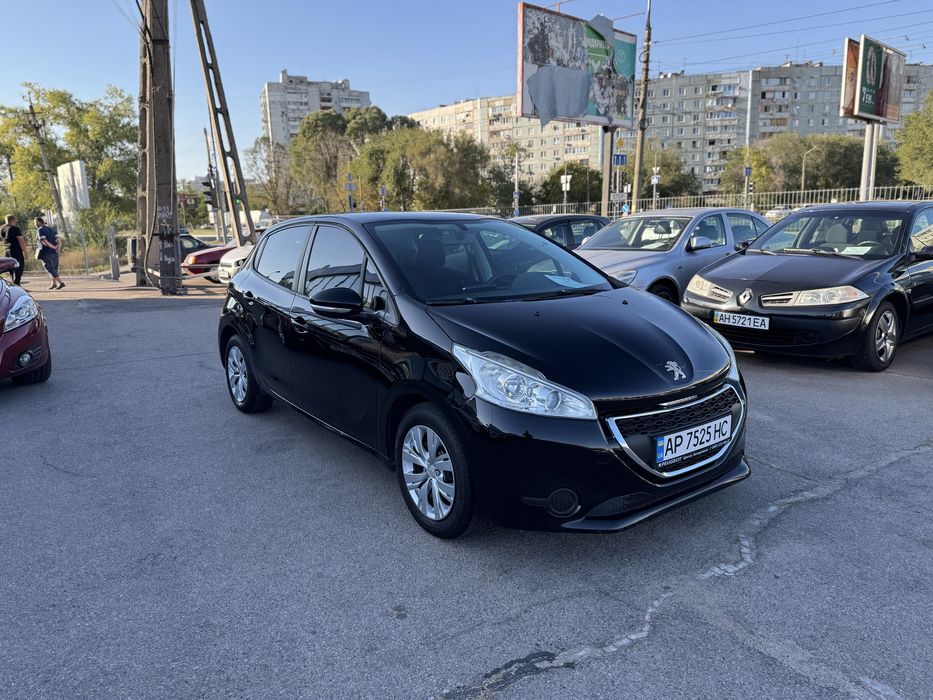 Продам Peugeot 208