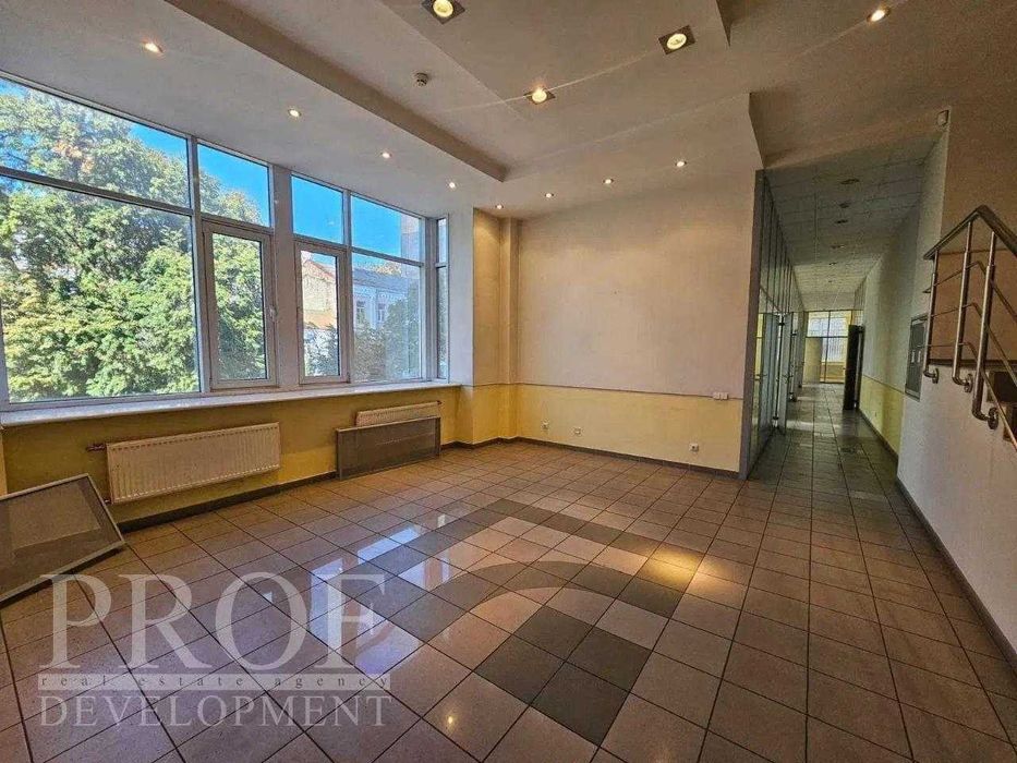 Оренда офісної будівлі в центрі Києва (1300 м2)