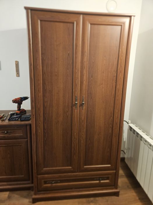 Zestaw mebli szafa komoda słupek