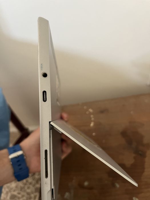 Vendo Microsoft Surface Go (8GB RAM / 128GB SSD) - Excelente Bateria (87%)