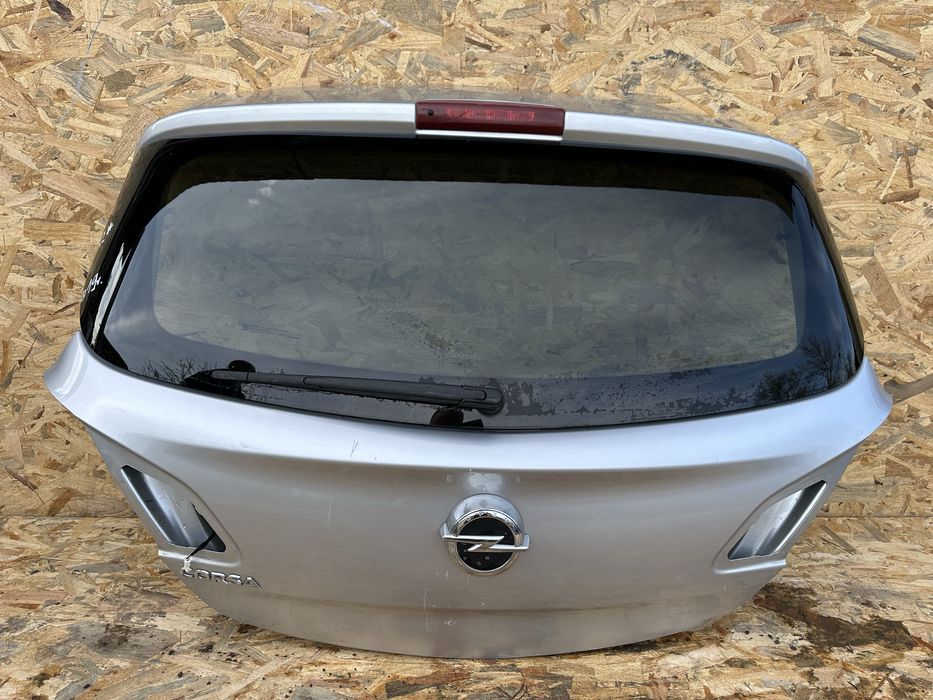 Opel corsa E 19r 5d klapa bagaznika kompletna
