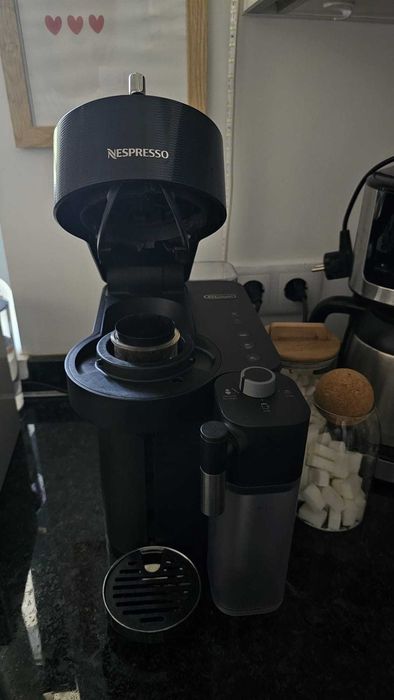 Vertuo Lattissima Matte Black & Glossy DeLonghi