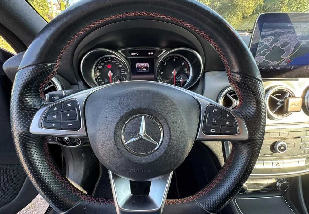 Mercedes-Benz CLA 180 d AMG Line