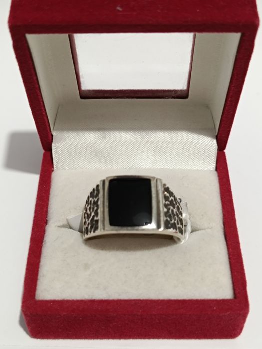 Srebrny sygnet z onyksem roz.26, srebro próby 925